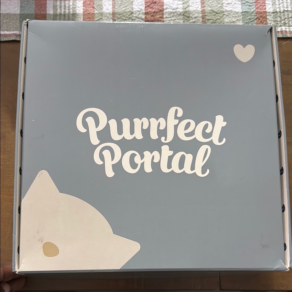 New in box -Purrfect Portal Cat Door